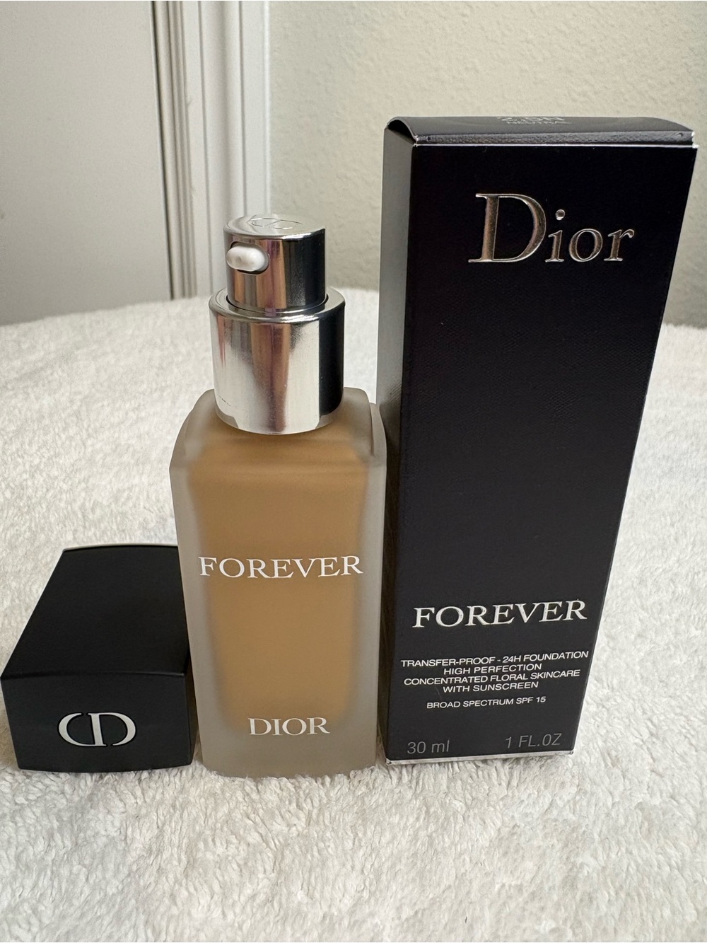 DIOR FOREVER 2.5N Neutral Matte Foundation - Picture 3 of 3